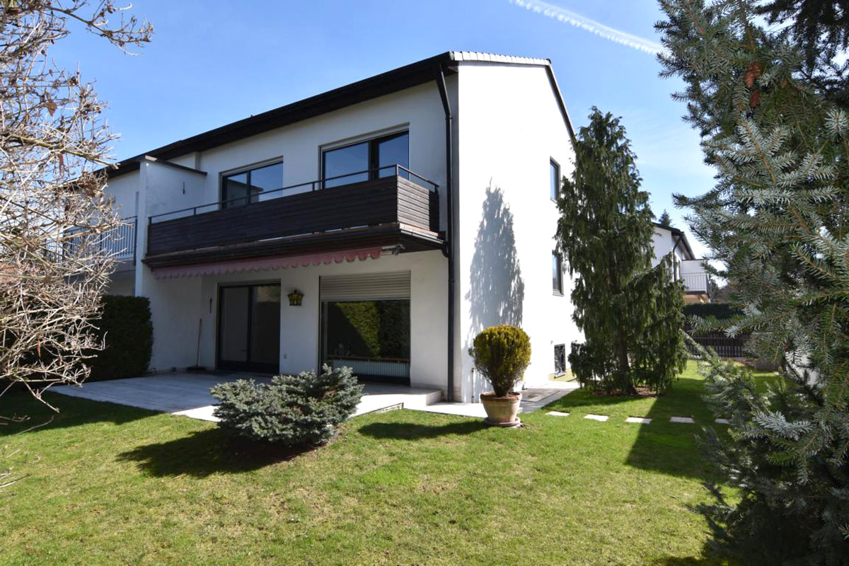 https://www.immobilienheinrich.com/wp-content/uploads/Doppelhaushaelfte_Neuried_Suedwestansicht_01.jpg