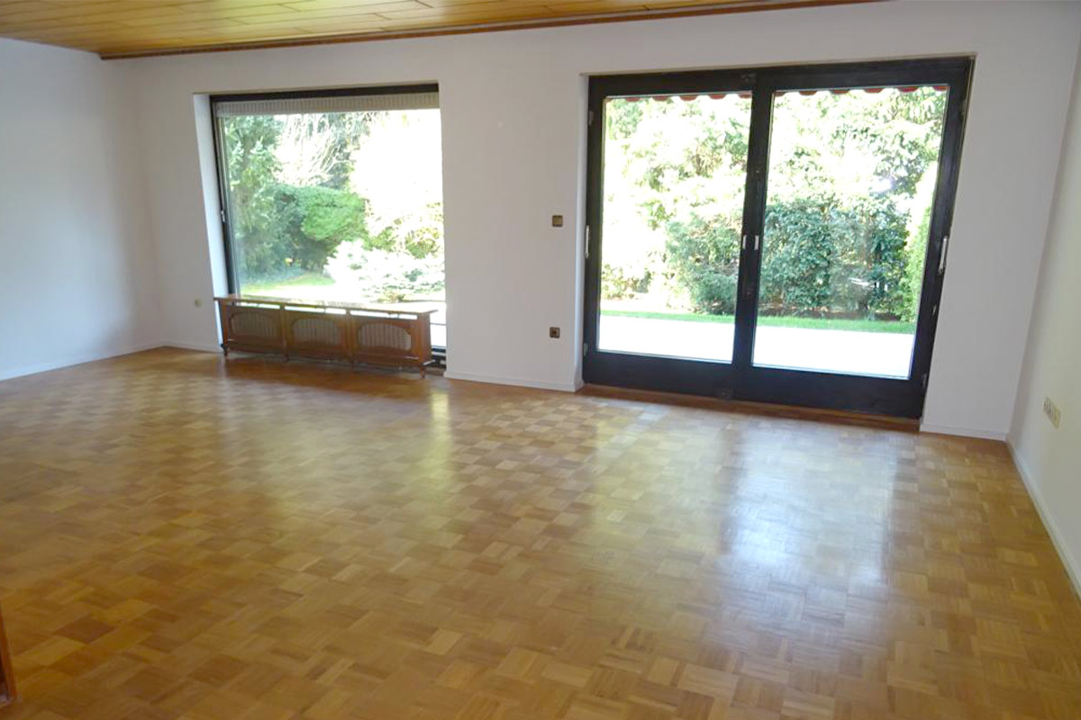 https://www.immobilienheinrich.com/wp-content/uploads/Doppelhaushaelfte_Neuried_Suedwestansicht_03.jpg