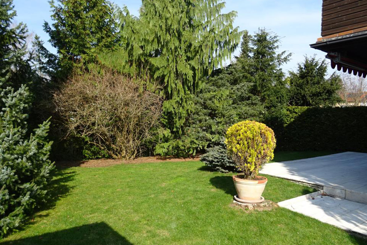 https://www.immobilienheinrich.com/wp-content/uploads/Doppelhaushaelfte_Neuried_Suedwestansicht_04.jpg