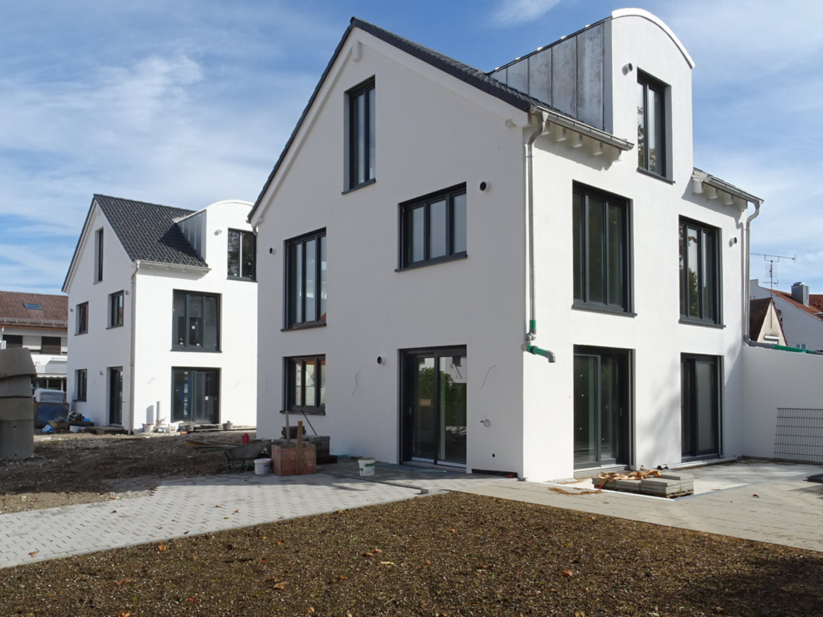https://www.immobilienheinrich.com/wp-content/uploads/Doppelhaushaelfte_in_Geretsried_01.jpg