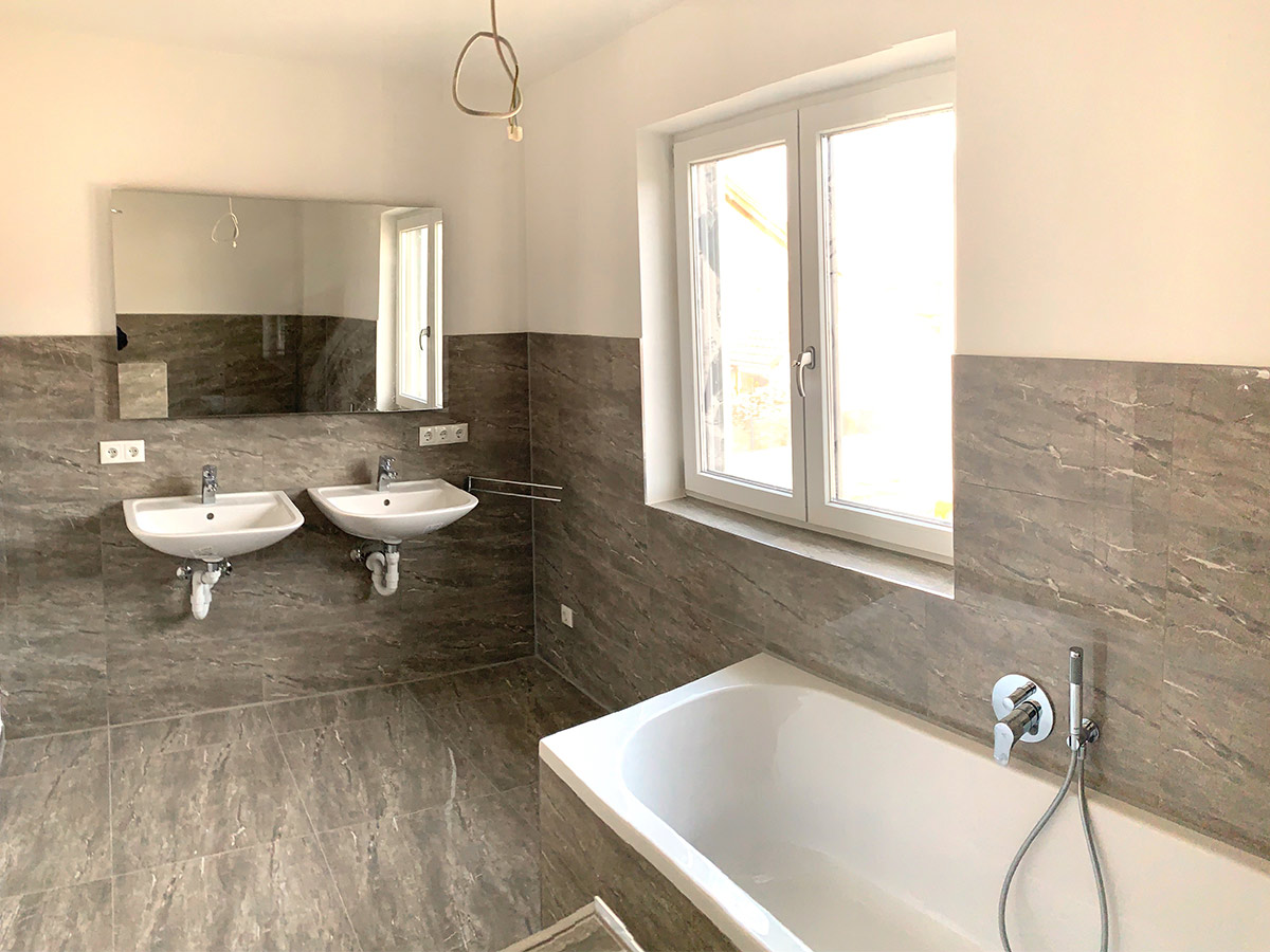 https://www.immobilienheinrich.com/wp-content/uploads/Doppelhaushaelfte_in_Geretsried_05.jpg