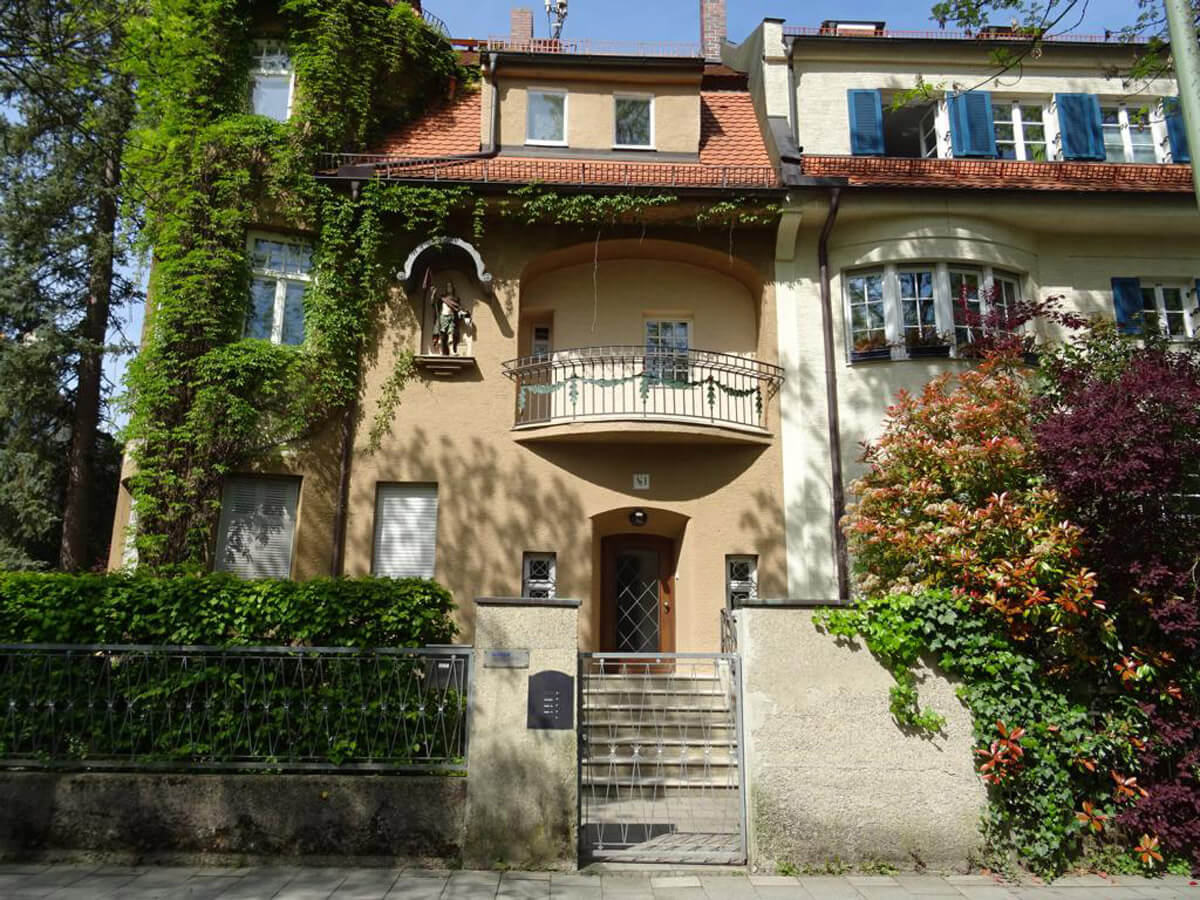 https://www.immobilienheinrich.com/wp-content/uploads/Gruenderzeitvilla_01.jpg