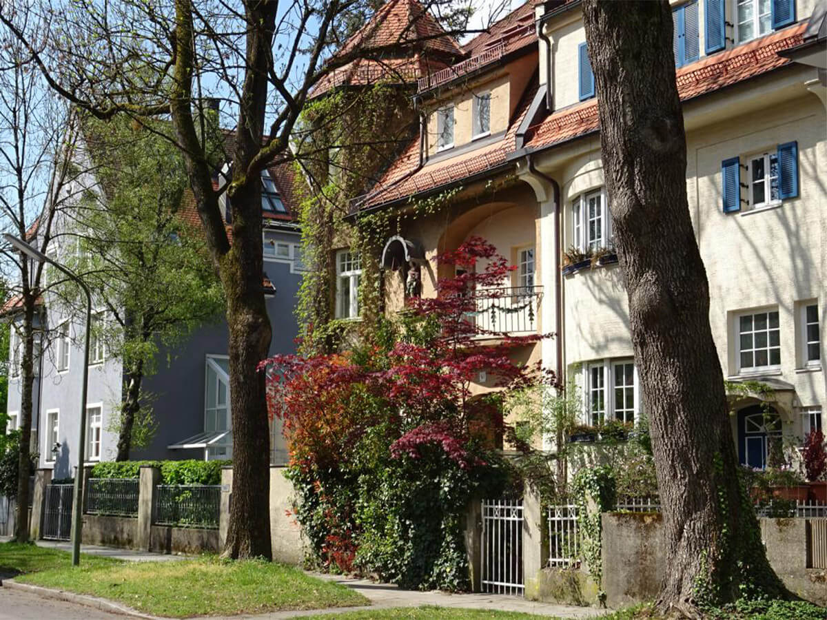 https://www.immobilienheinrich.com/wp-content/uploads/Gruenderzeitvilla_02.jpg