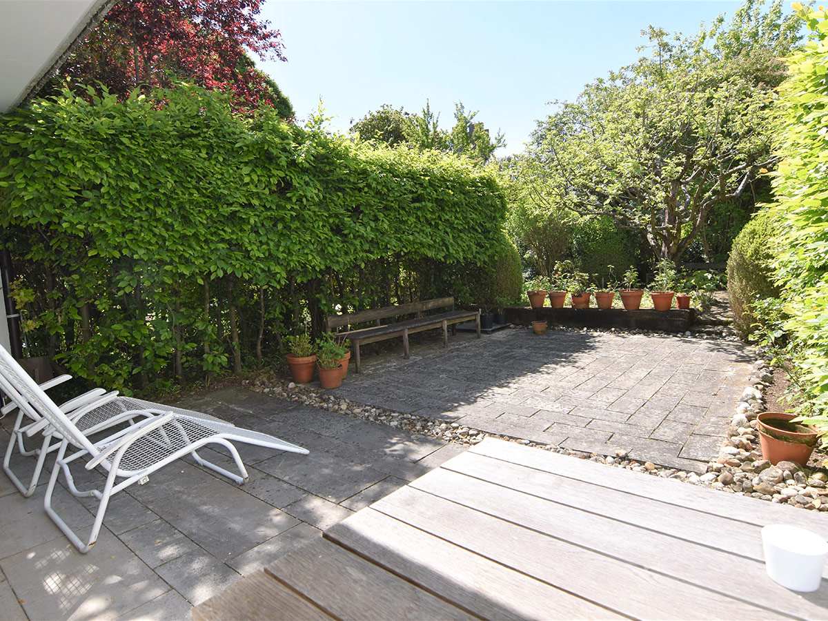 https://www.immobilienheinrich.com/wp-content/uploads/Reihenmittelhaus_Muenchen_Fuerstenried_Ausblick_04.jpg