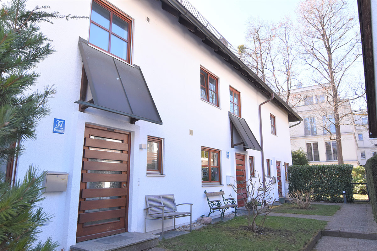 https://www.immobilienheinrich.com/wp-content/uploads/Reihenmittelhaus_Nymphenburg_05.jpg