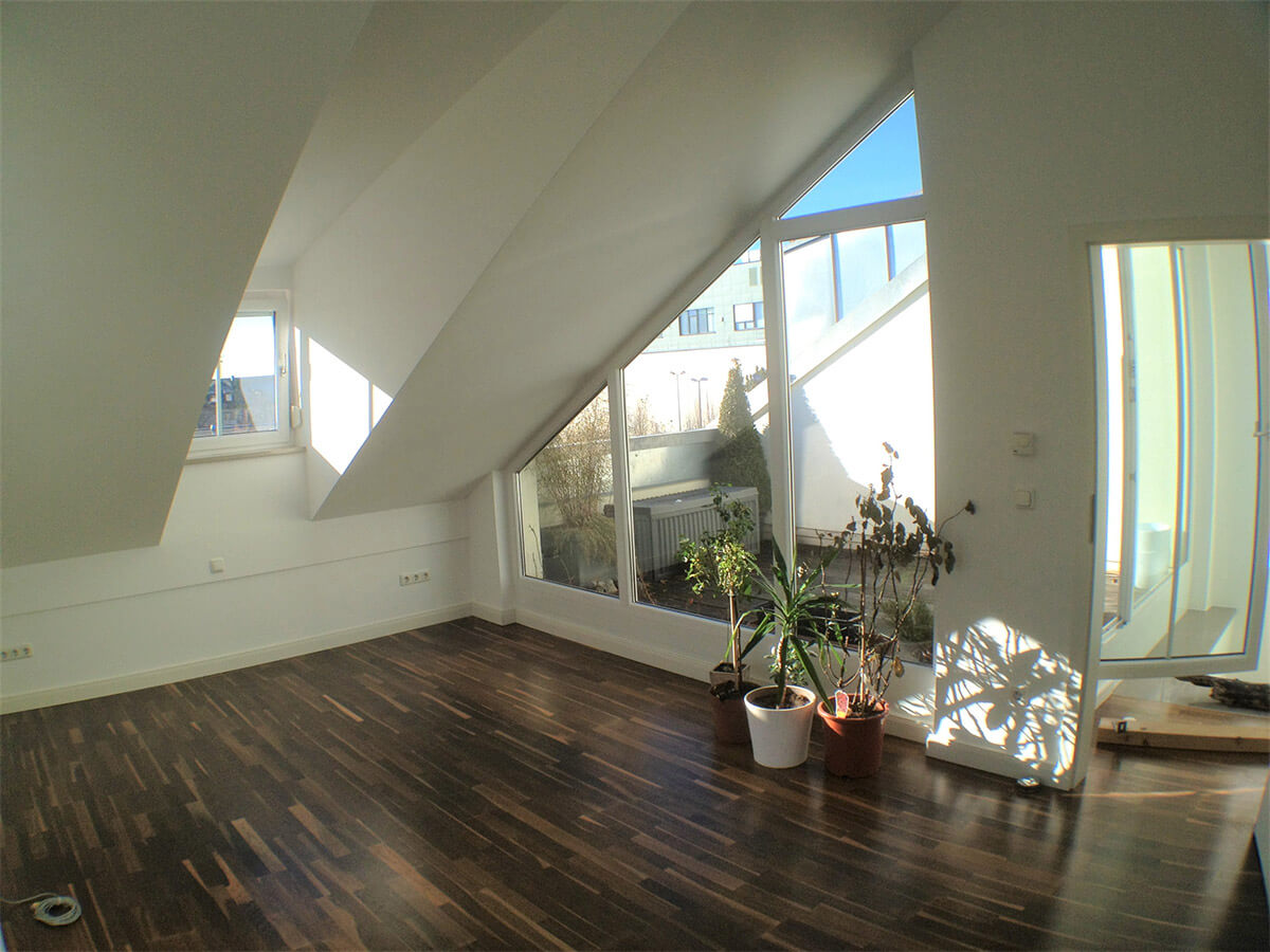 https://www.immobilienheinrich.com/wp-content/uploads/Wohnung_in_Trudering_Dachgeschoss_03-1.jpg
